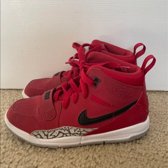 Kid's Air Jordan legacy 312 Toro size 12.5 - Picture 2 of 7